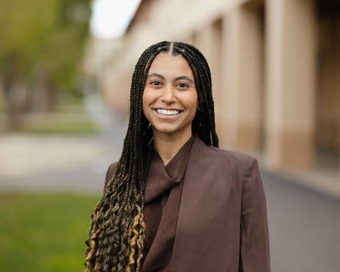 Claire R.